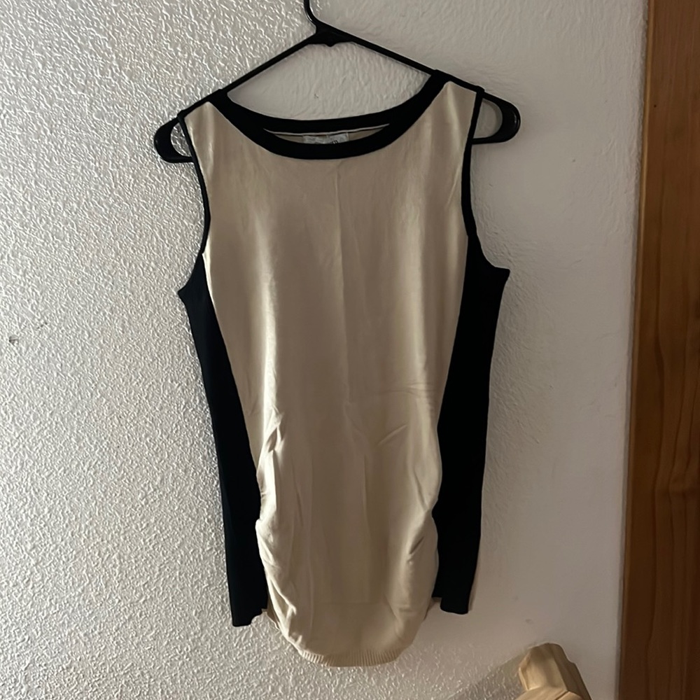 Dress barn tan sleeveless lightweight sweater with black trim